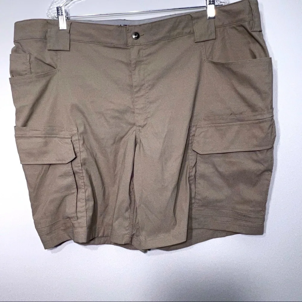 Duluth Trading Flex Dry on the Fly Cargo Shorts - Size 46